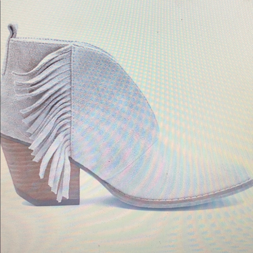 Coconuts by Matisse Ivory/White fringe booties